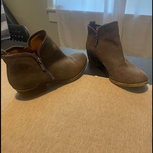 Size 7 Lucky Boots